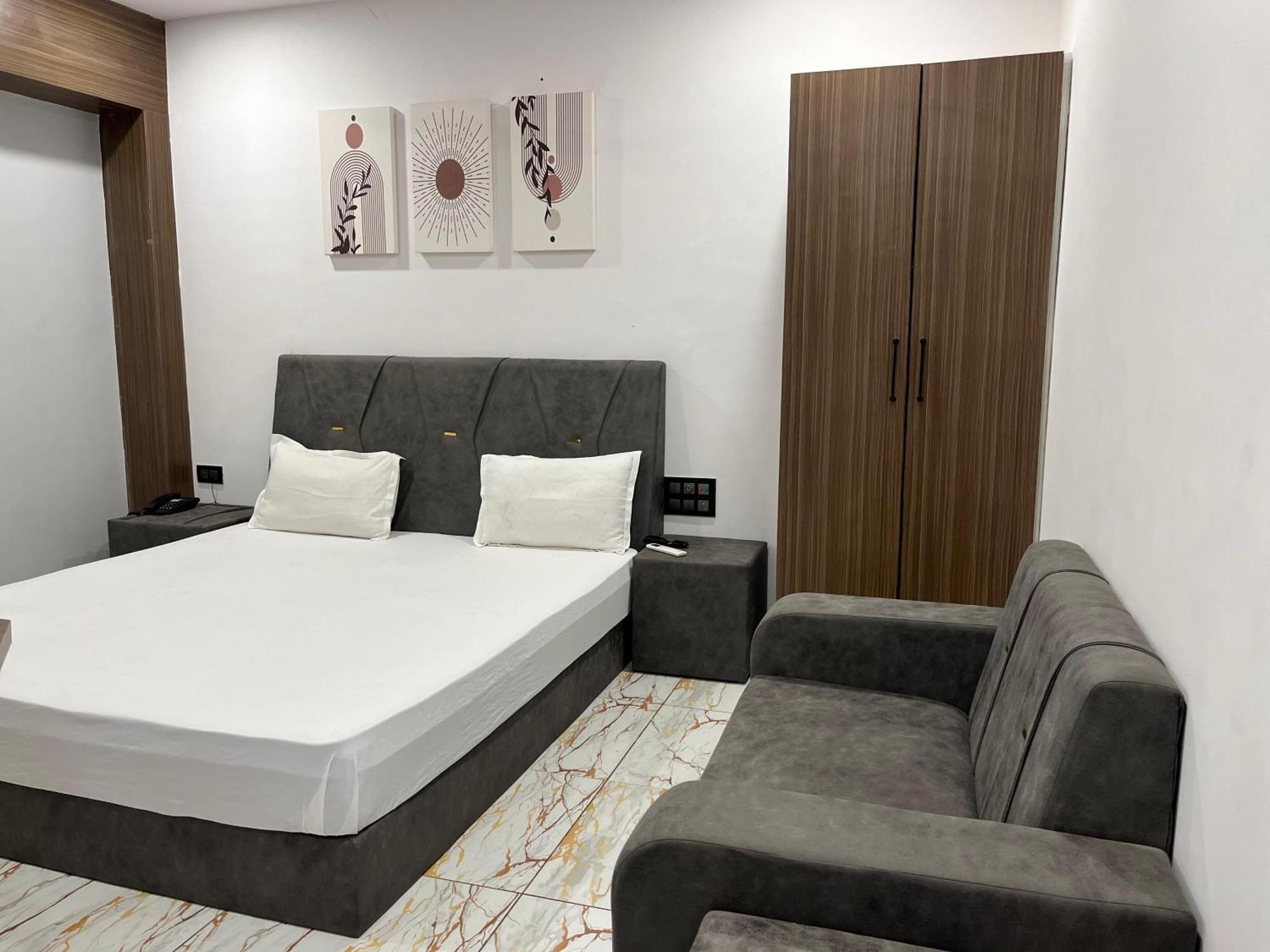 Hotel Fortune 수라트 외부 사진